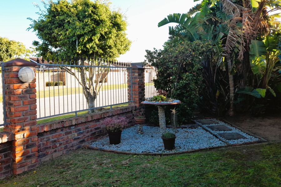 4 Bedroom Property for Sale in Walmer Downs Eastern Cape
